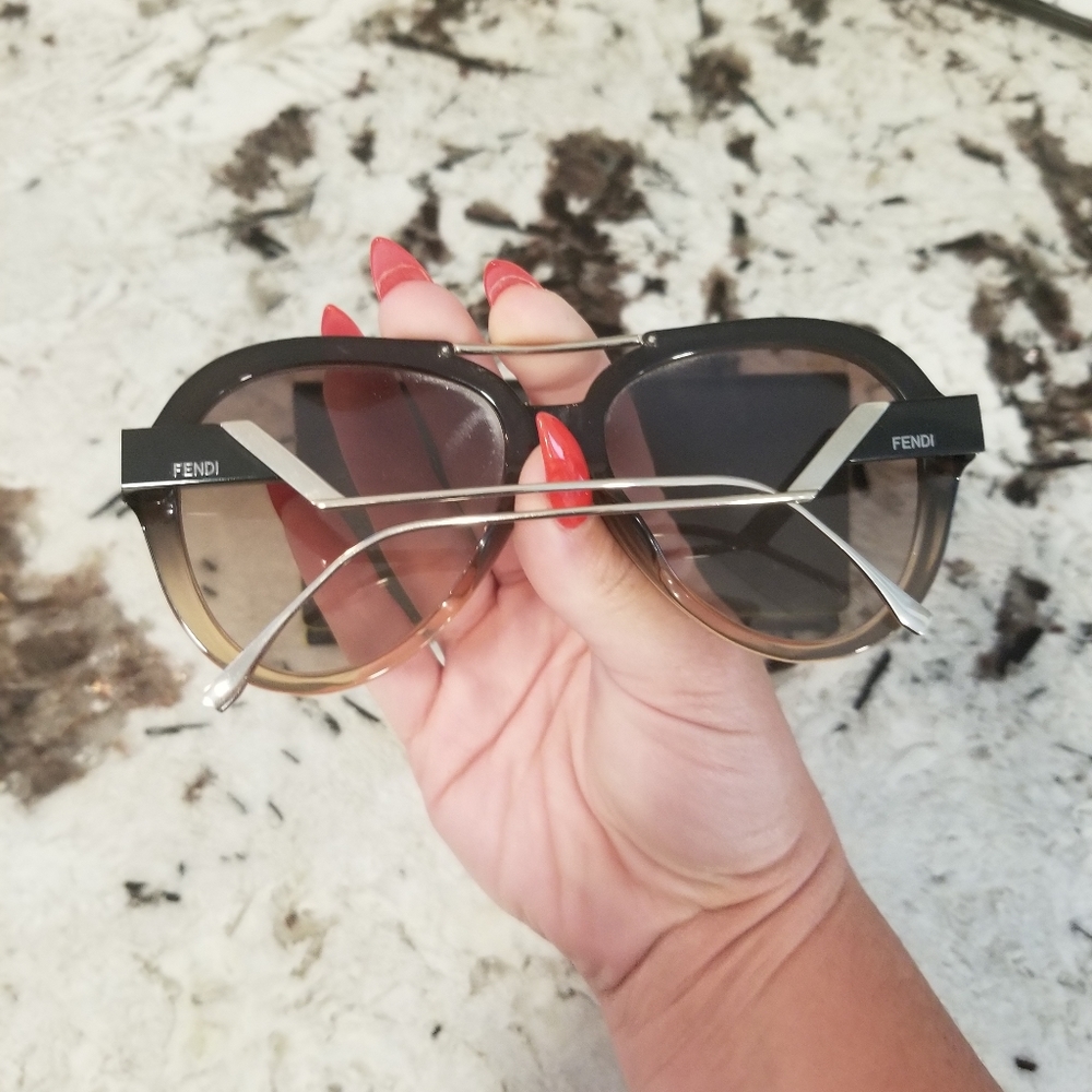 FENDI sunglasses - Picture 3 of 3